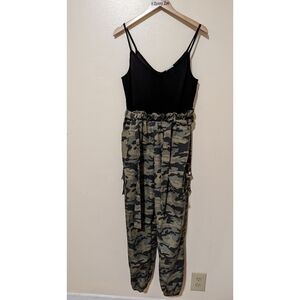 Rue21 | Black & Camo Jumpsuit | Size M | Great condition